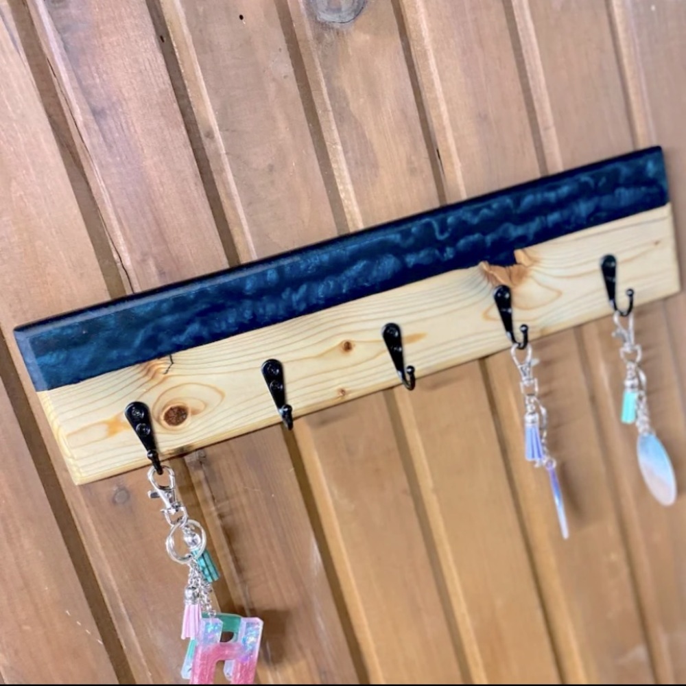 Handmade Midnight Pinewood Resin Key Rack Organizer - Picture 4 of 9